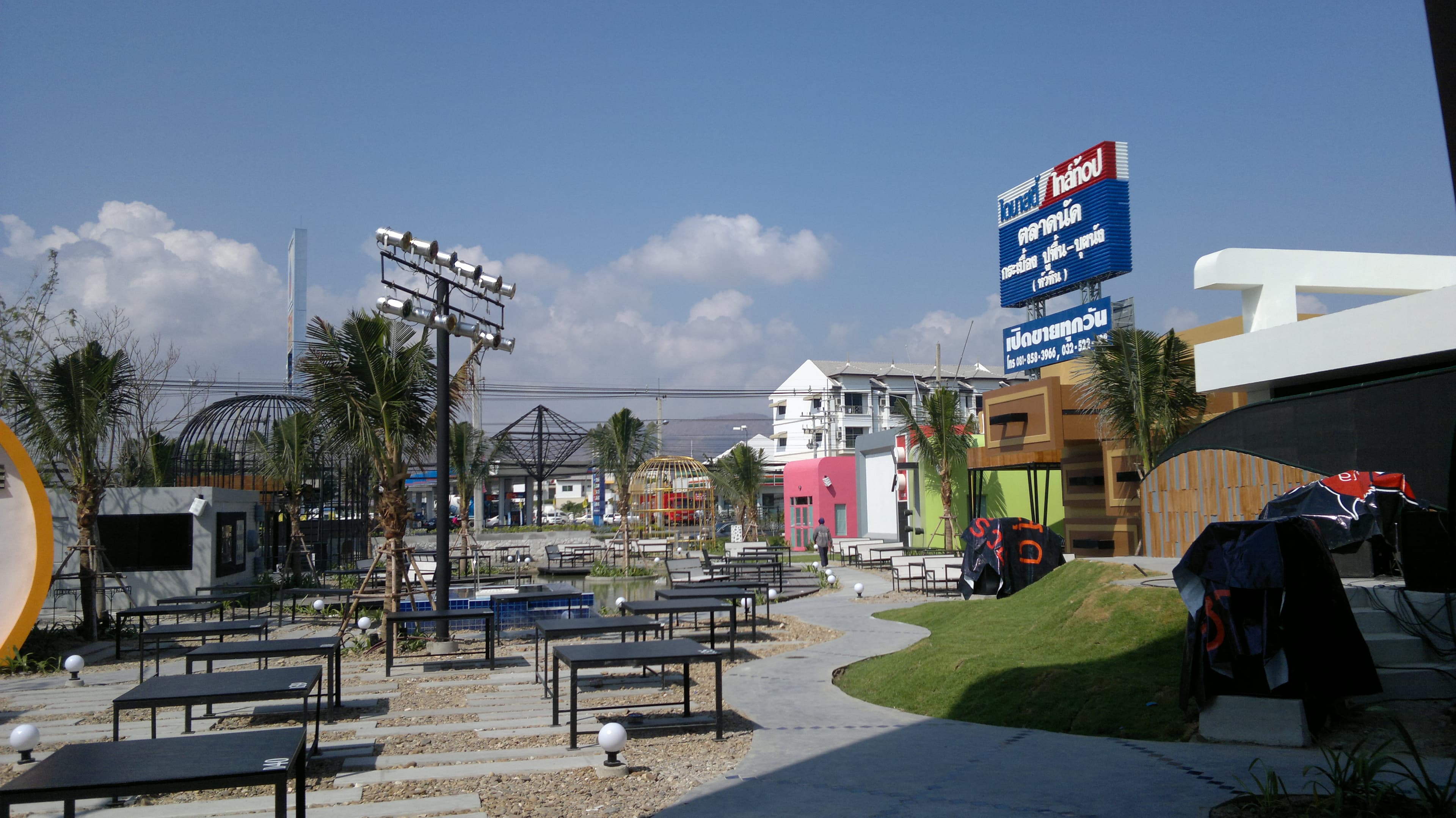 The Giant Restaurant - Photo 6